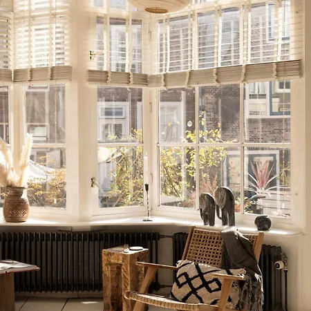 The Bright Loft - Centre Apartment
