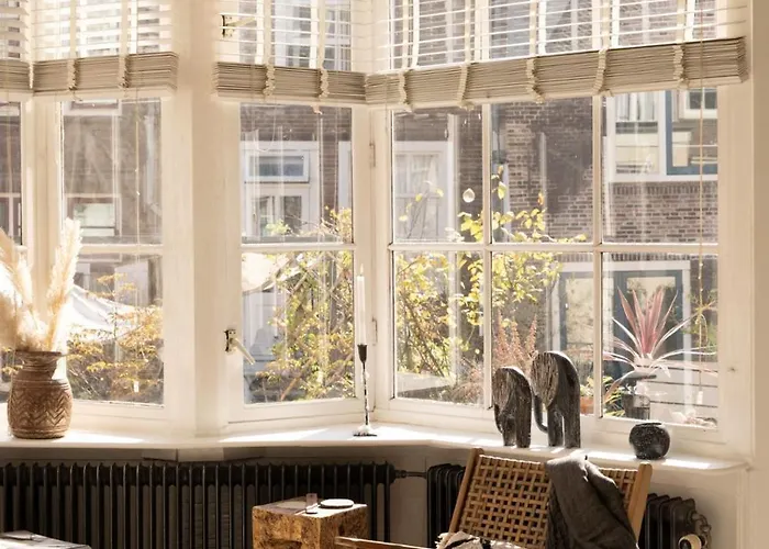 The Bright Loft - Centre Apartment